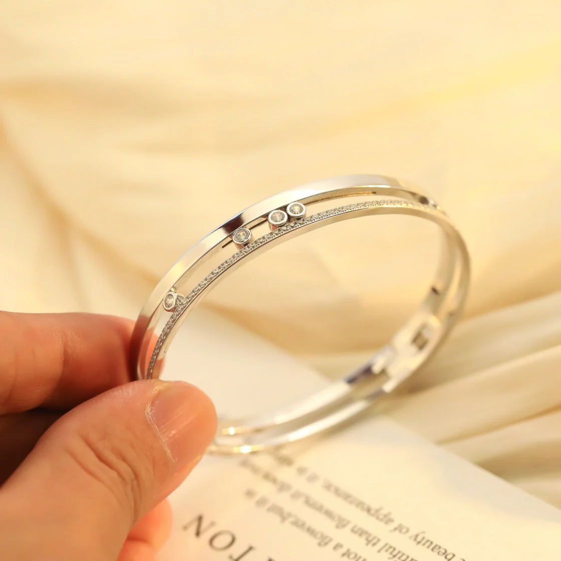 [Riva Jewelry]Move Romane Diamond Bangle Bracelet