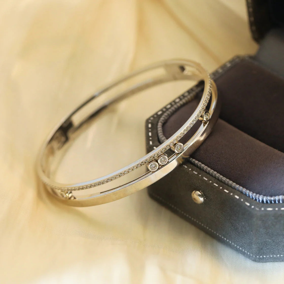 [Riva Jewelry]Move Romane Diamond Bangle Bracelet
