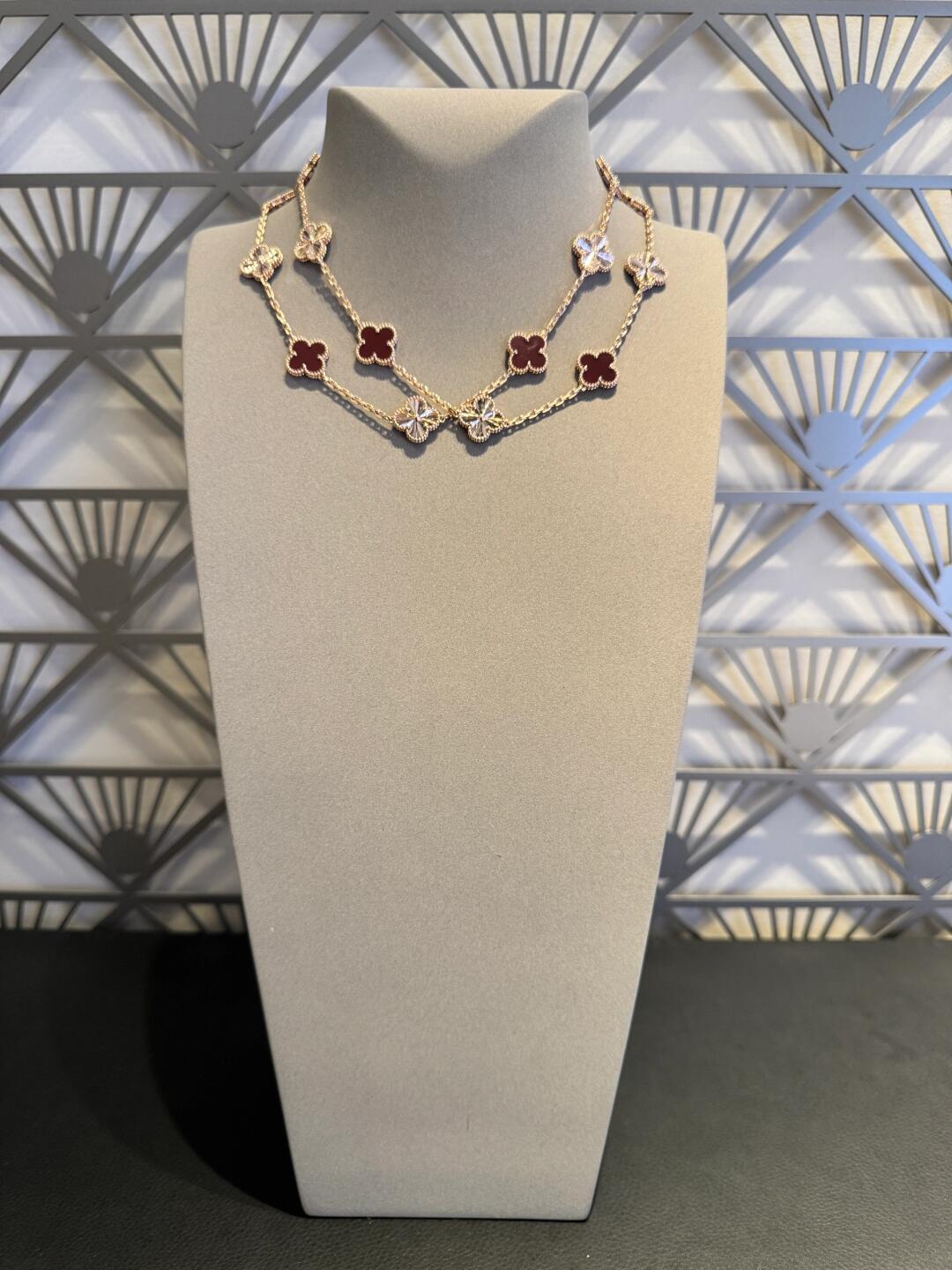 [Riva Jewelry ]CLOVER 20 MOTIFS LASER CARNELIAN NECKLACE