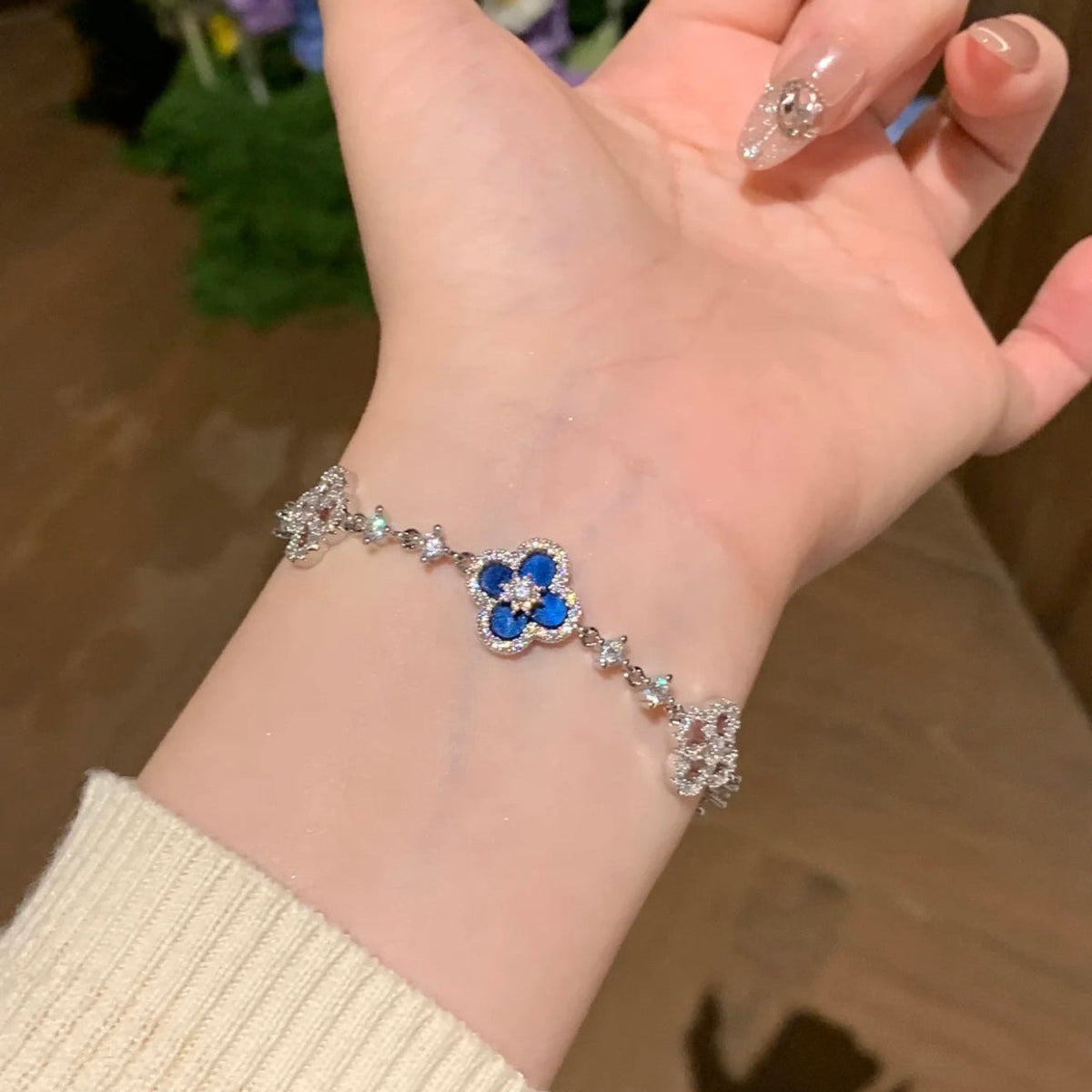[Riva Jewelry ]CLOVER 5 MOTIF PINK BLUE RED WHITE BRACELET