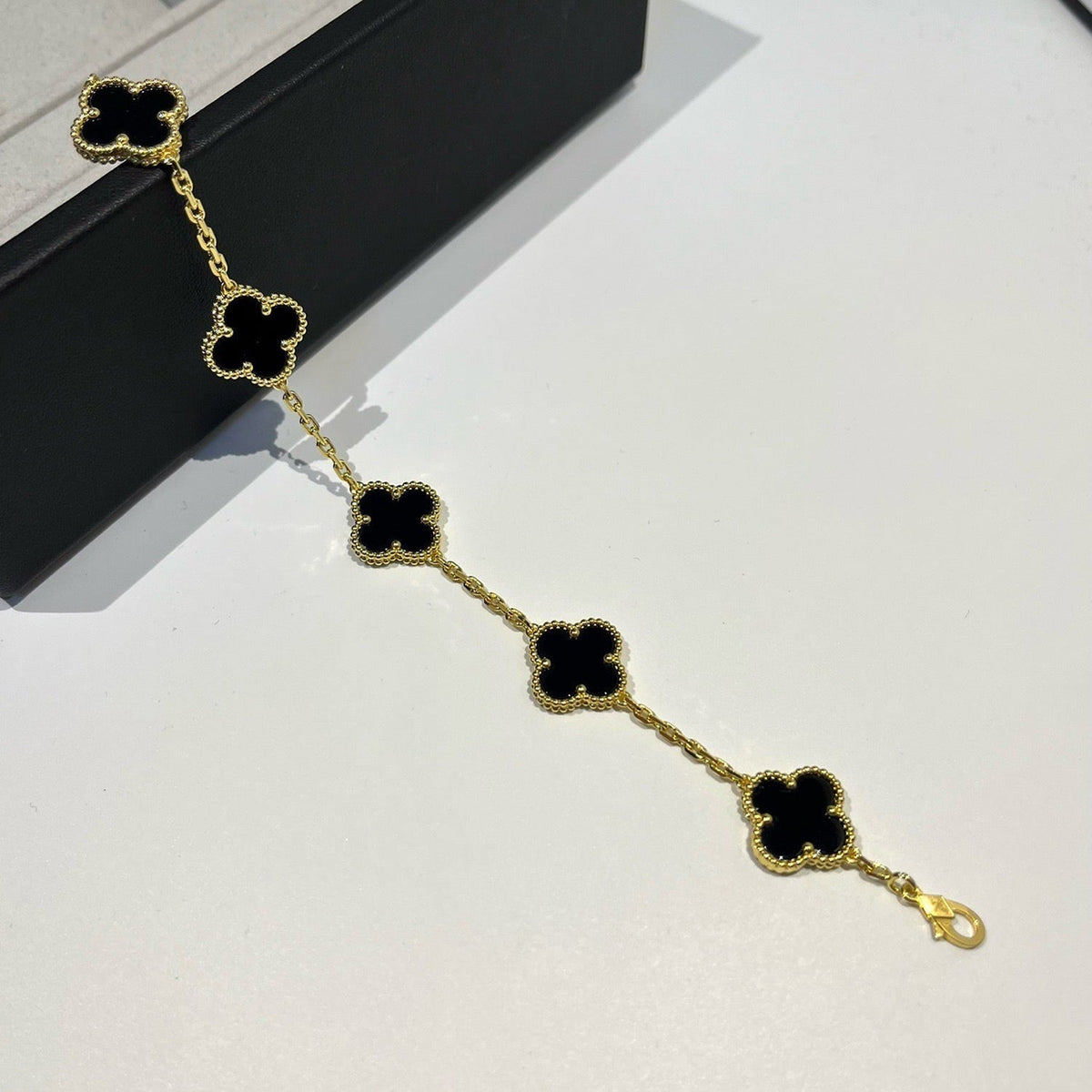[Riva Jewelry ] CLOVER 5 MOTIF ONYXS BRACELET COLLECTION