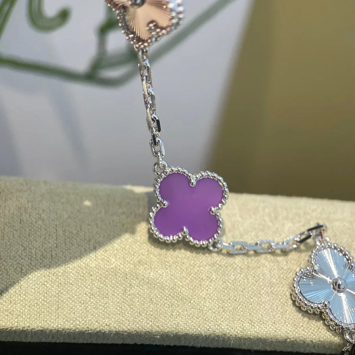 [Riva Jewelry ] CLOVER 5 MOTIF VIOLET BRACELET COLLECTION