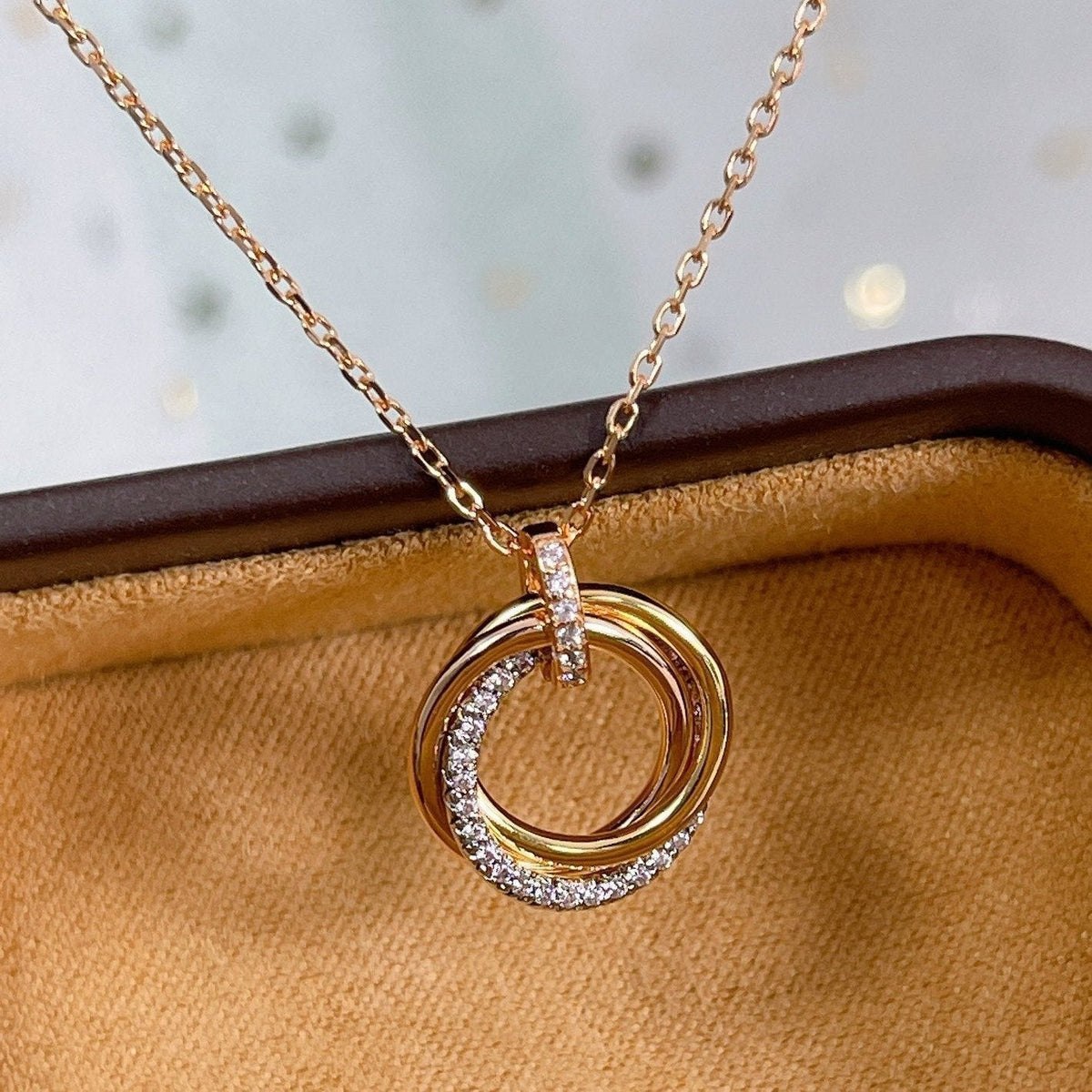 [Riva Jewelry ]TRINITY NECKLACE SILVER GOLD PINK GOLD DIAMONDS
