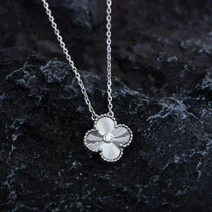 [Riva Jewelry ]CLOVER  15MM DIAMOND LASER NECKLACE SILVER