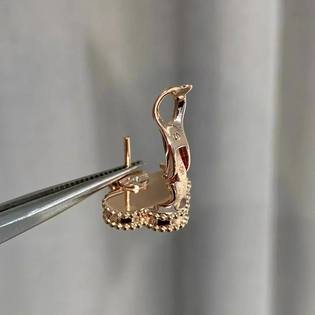 [Riva Jewelry ]CLOVER MEDIUM 1 MOTIFS  PINK MOP DIAMOND EARRINGS