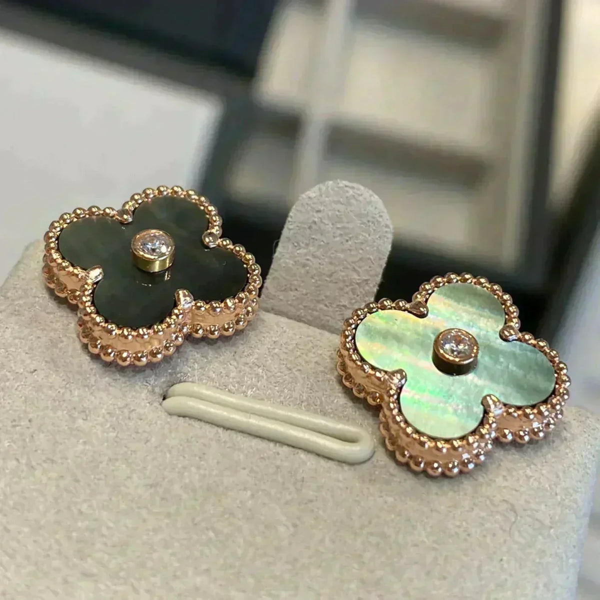 [Riva Jewelry ]CLOVER MEDIUM 1 MOTIFS GRAY MOP  DIAMOND EARRINGS