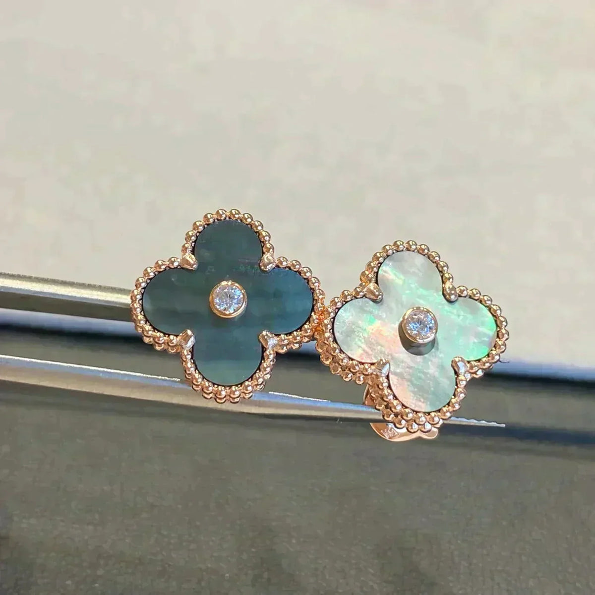 [Riva Jewelry ]CLOVER MEDIUM 1 MOTIFS GRAY MOP  DIAMOND EARRINGS