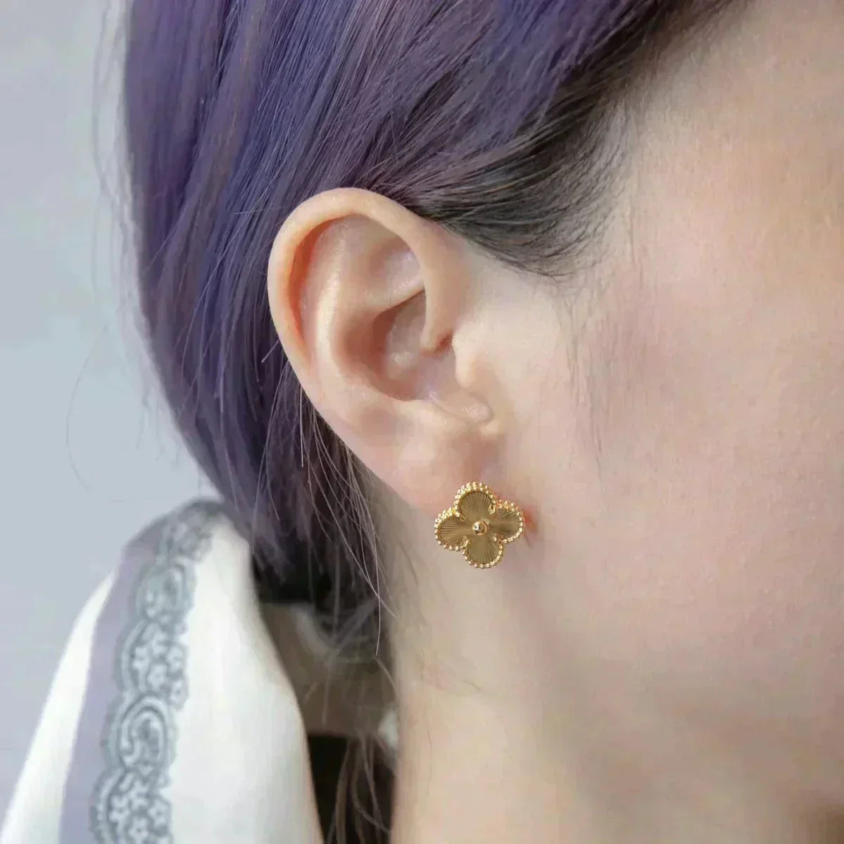 [Riva Jewelry ]CLOVER MEDIUM 1 MOTIFS LASER EARRINGS