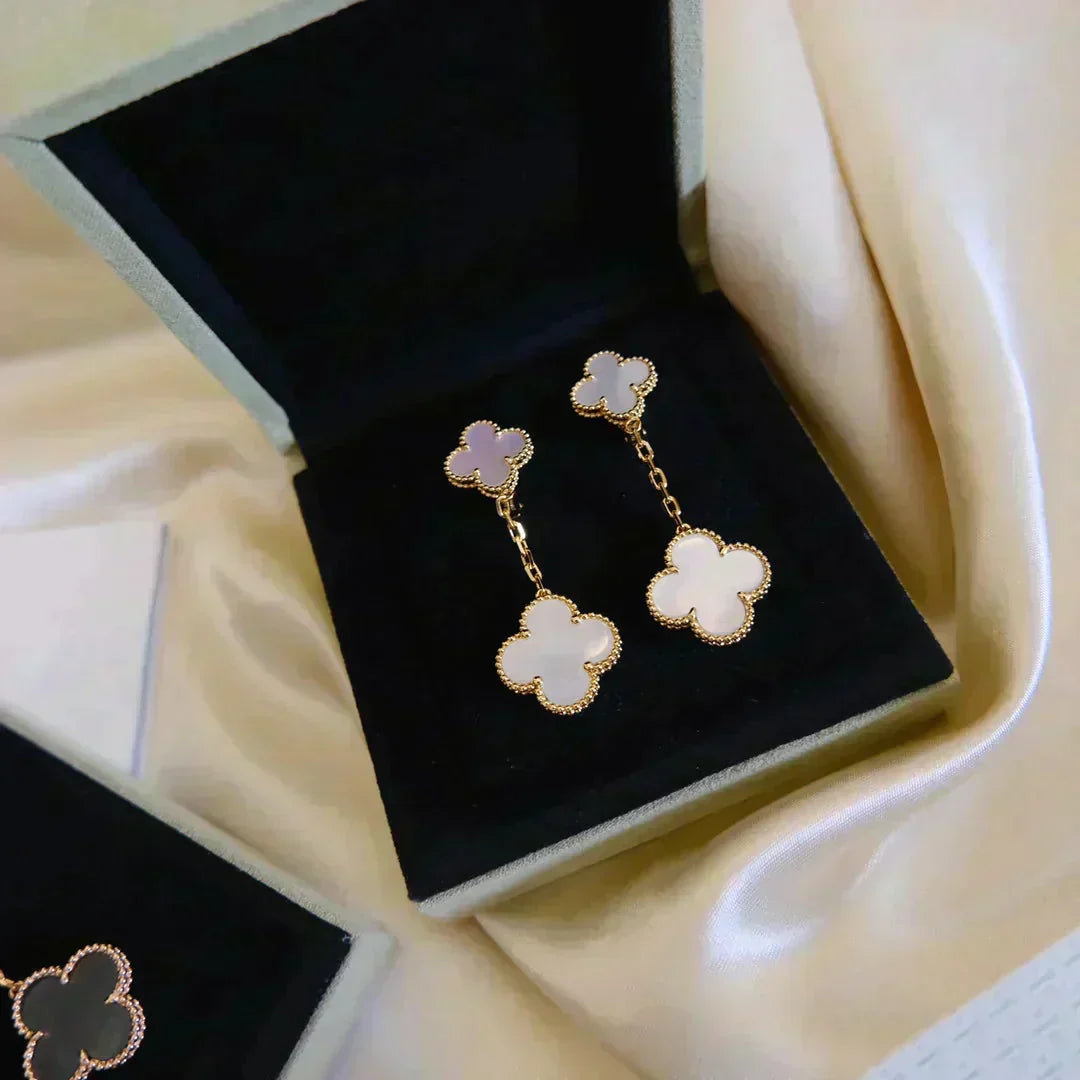 [Riva Jewelry ]CLOVER 2 MOTIF WHITE MOP EARRINGS