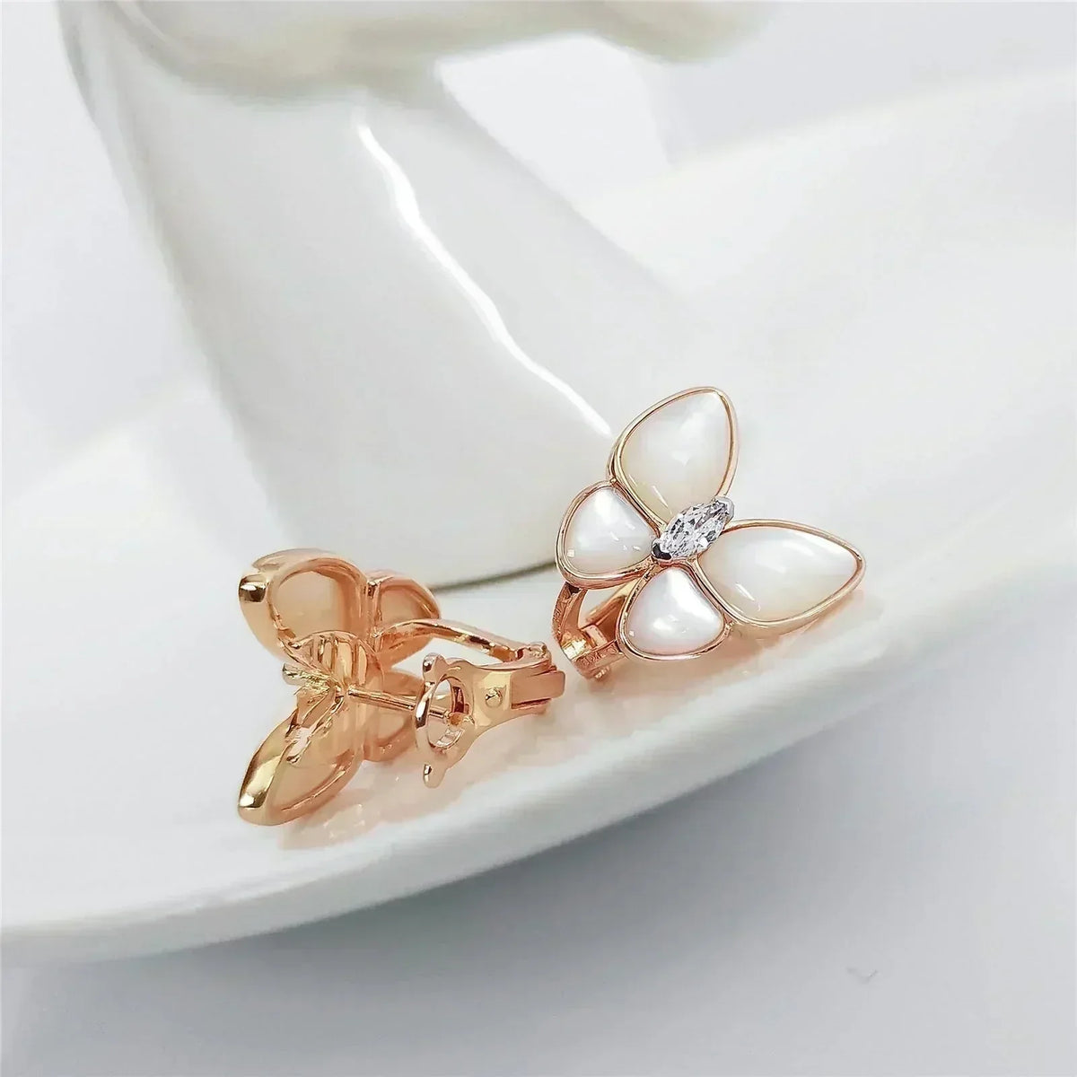 [Riva Jewelry ]BUTTERFLY MOP DIAMOND EARRINGS