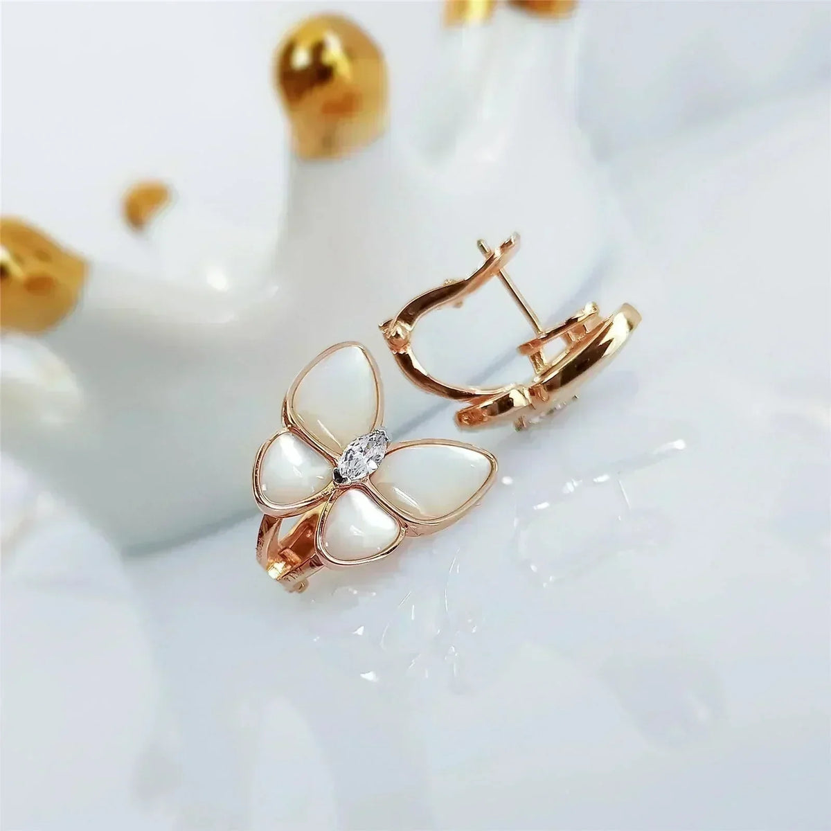 [Riva Jewelry ]BUTTERFLY MOP DIAMOND EARRINGS