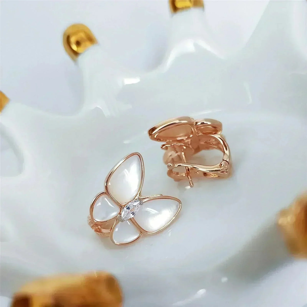 [Riva Jewelry ]BUTTERFLY MOP DIAMOND EARRINGS