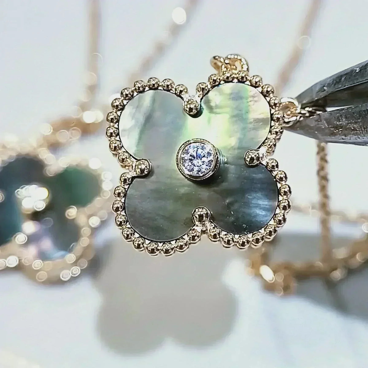 [Riva Jewelry ]CLOVER 15MM DIAMOND AND MOTHER-OF-GREY NECKLACE