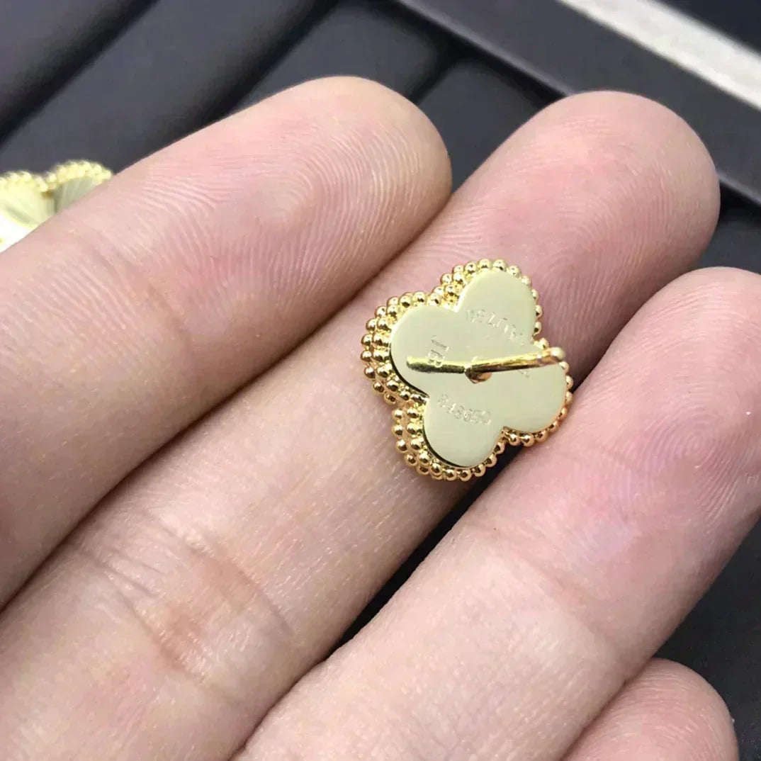 [Riva Jewelry ]CLOVER MINI 9.5MM LASER EARRINGS