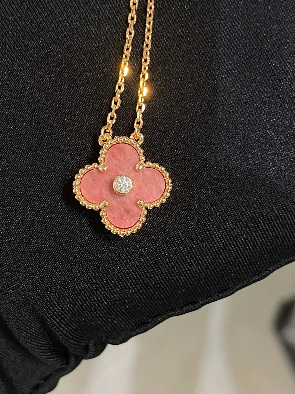 [Riva Jewelry ]CLOVER 15MM DIAMOND RHODONITE NECKLACE