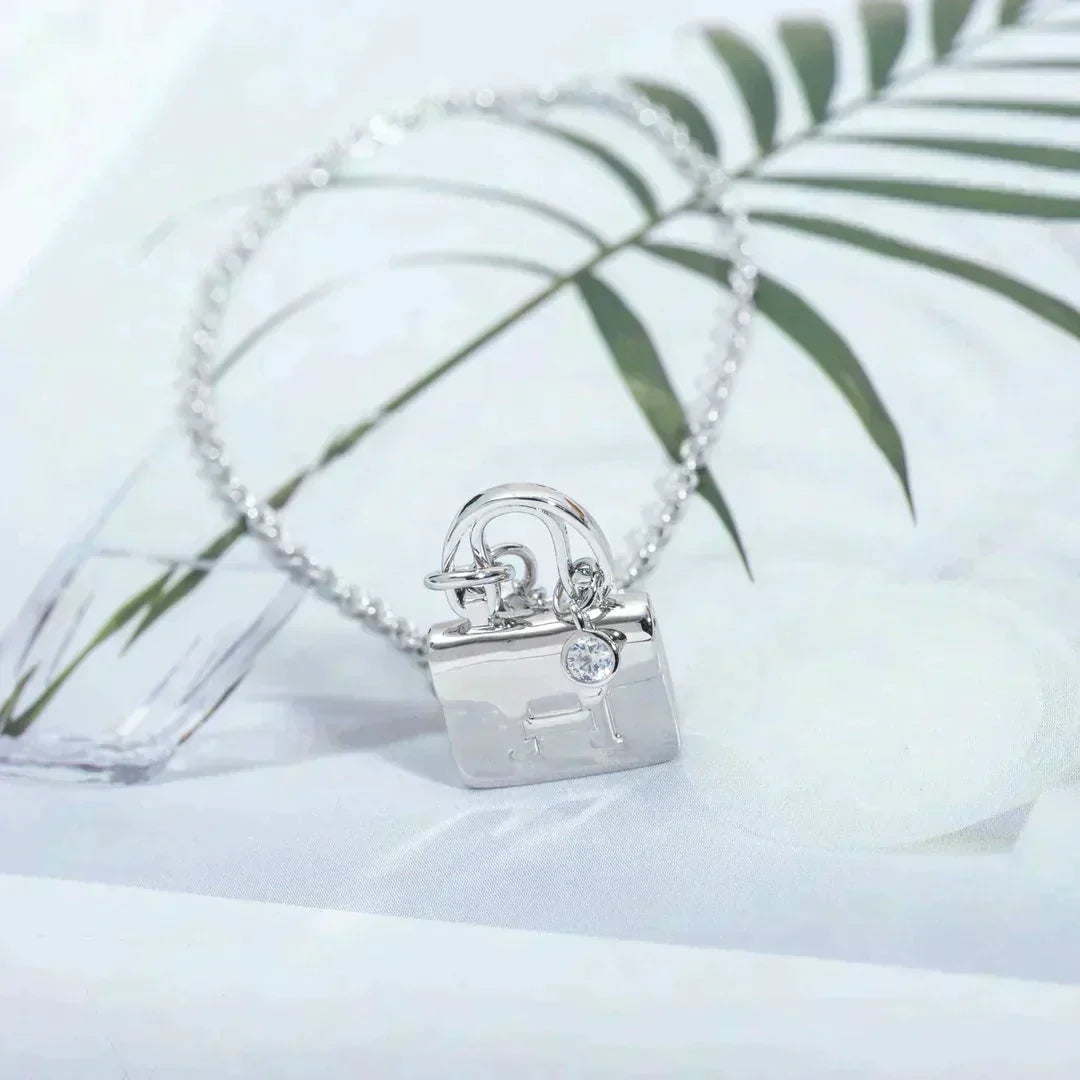 [Riva Jewelry ]AMULETTE PEDANT SILVER NECKLACE