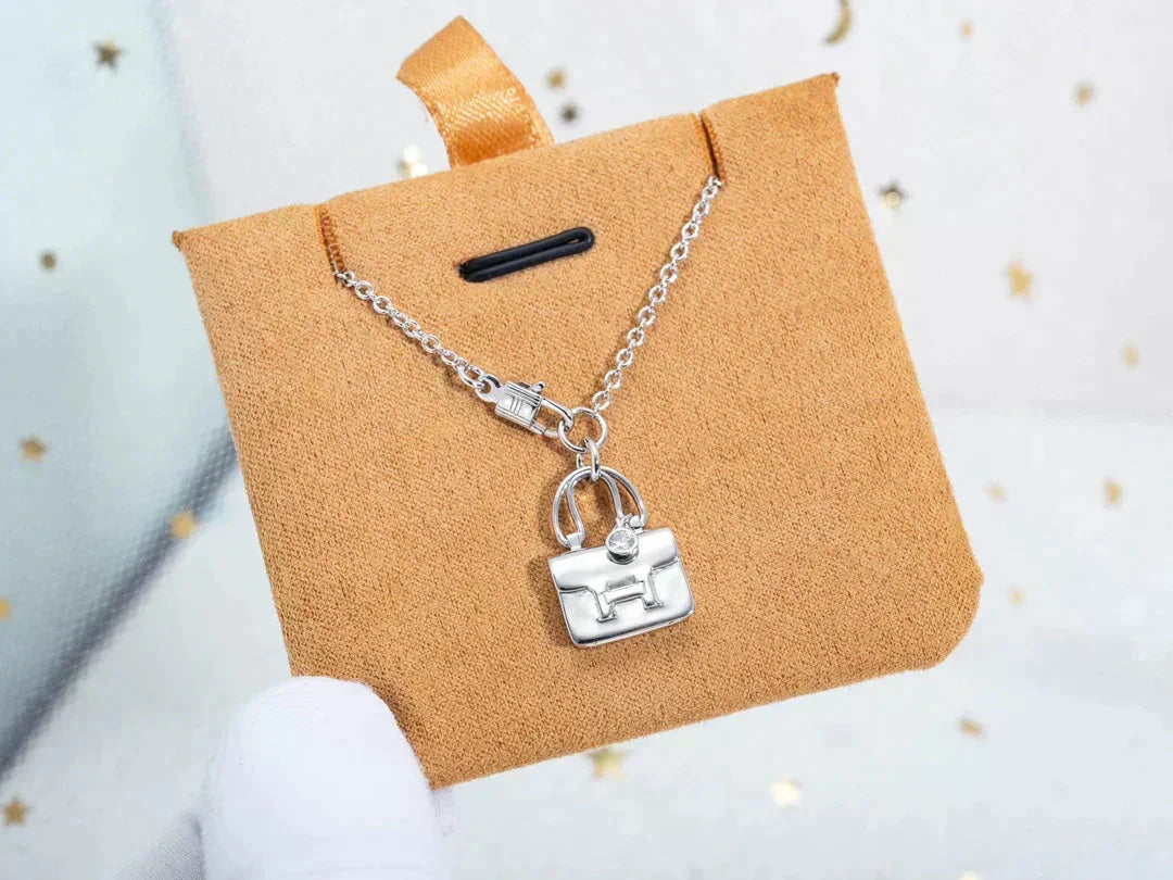 [Riva Jewelry ]AMULETTE PEDANT SILVER NECKLACE
