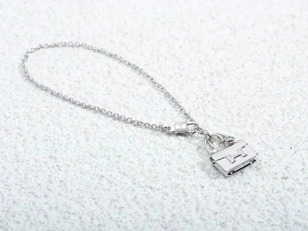 [Riva Jewelry ]AMULETTE PEDANT SILVER NECKLACE
