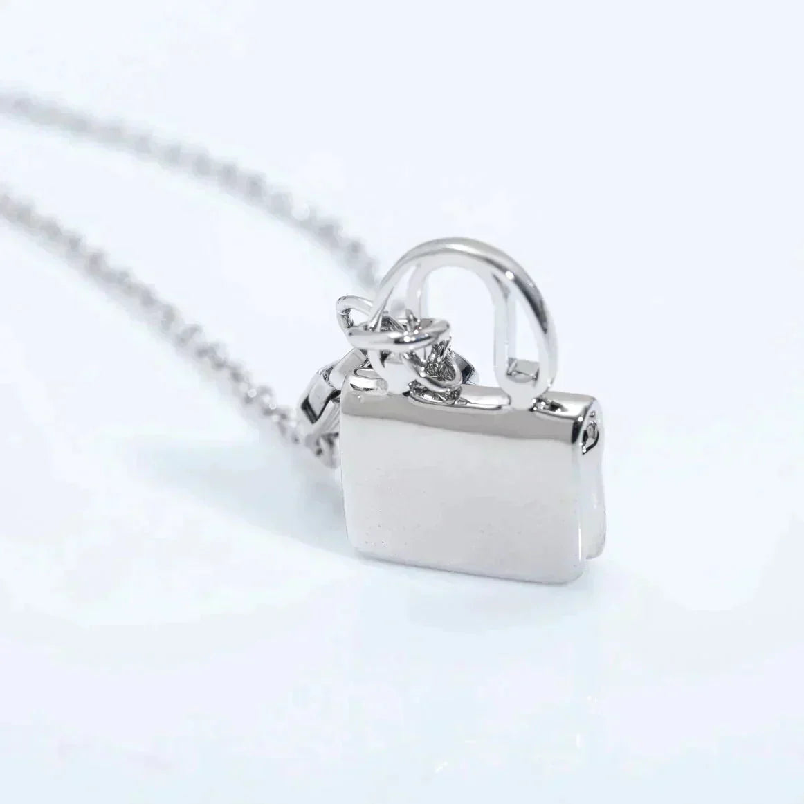 [Riva Jewelry ]AMULETTE PEDANT SILVER NECKLACE