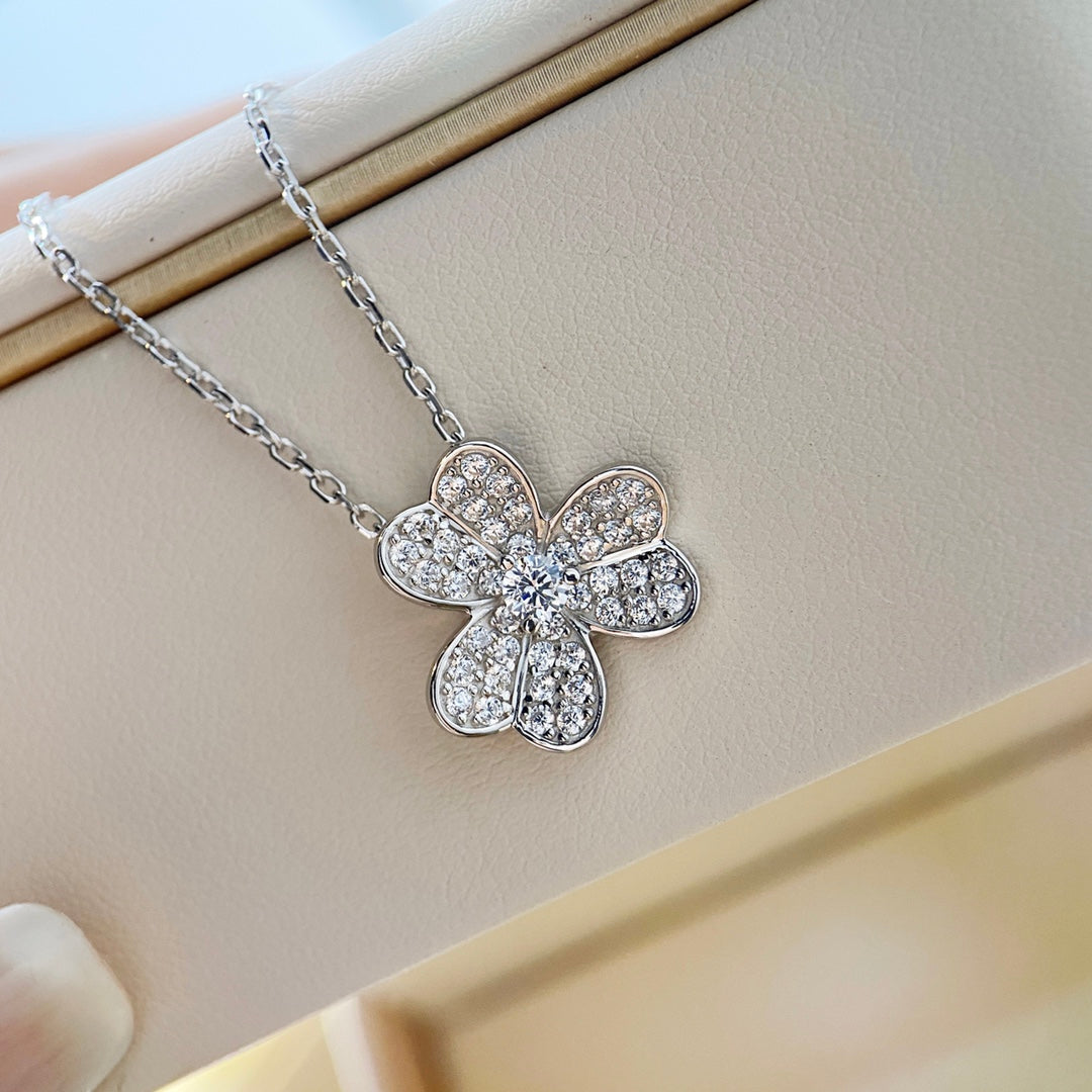 [Riva Jewelry ]CLOVER DIAMOND NECKLACE SILVER