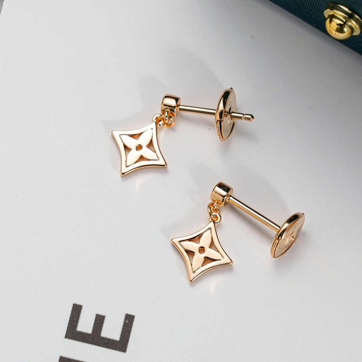 [Riva Jewelry]STERN-OHRRINGE GOLD