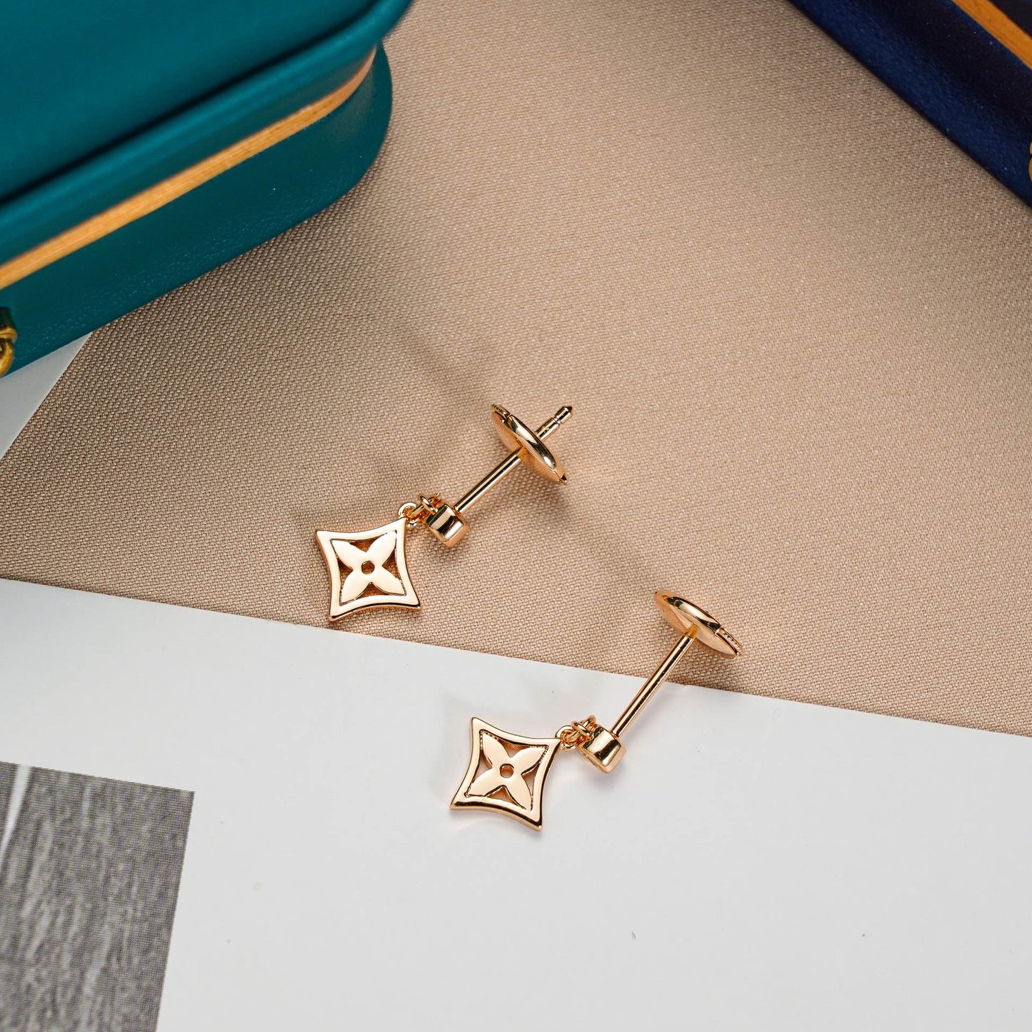[Riva Jewelry]STERN-OHRRINGE GOLD