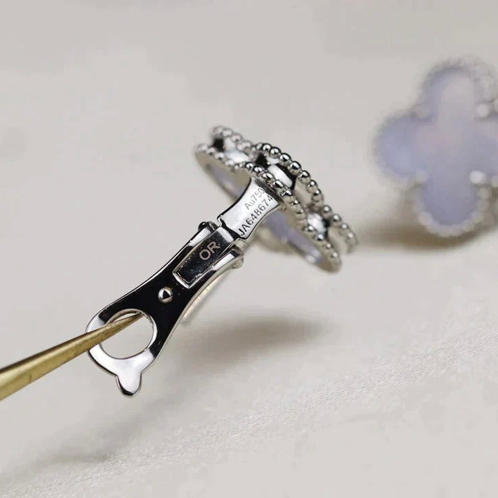 [Riva Jewelry ]CLOVER MEDIUM 1 MOTIFS  WHITE MOP EARRINGS SILVER