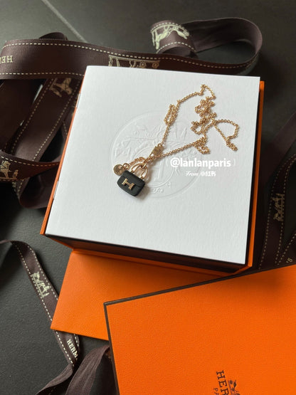 [Riva Jewelry]CONSTANCE BLACK ANHÄNGER ROSÉGOLD KETTE