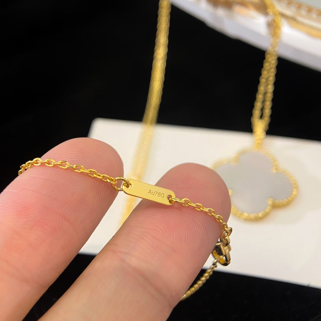 [Riva Jewelry ]CLOVER 25MM MOP LARGE PENDANT NECKLACE