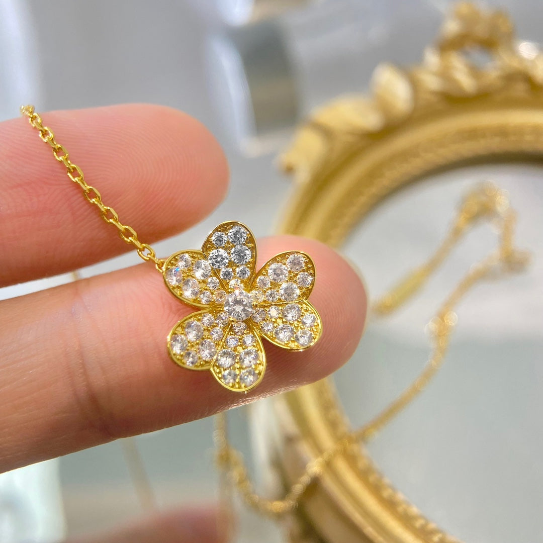 [Riva Jewelry]PAVÉ DIAMANT BLUMENANHÄNGER HALSKETTE