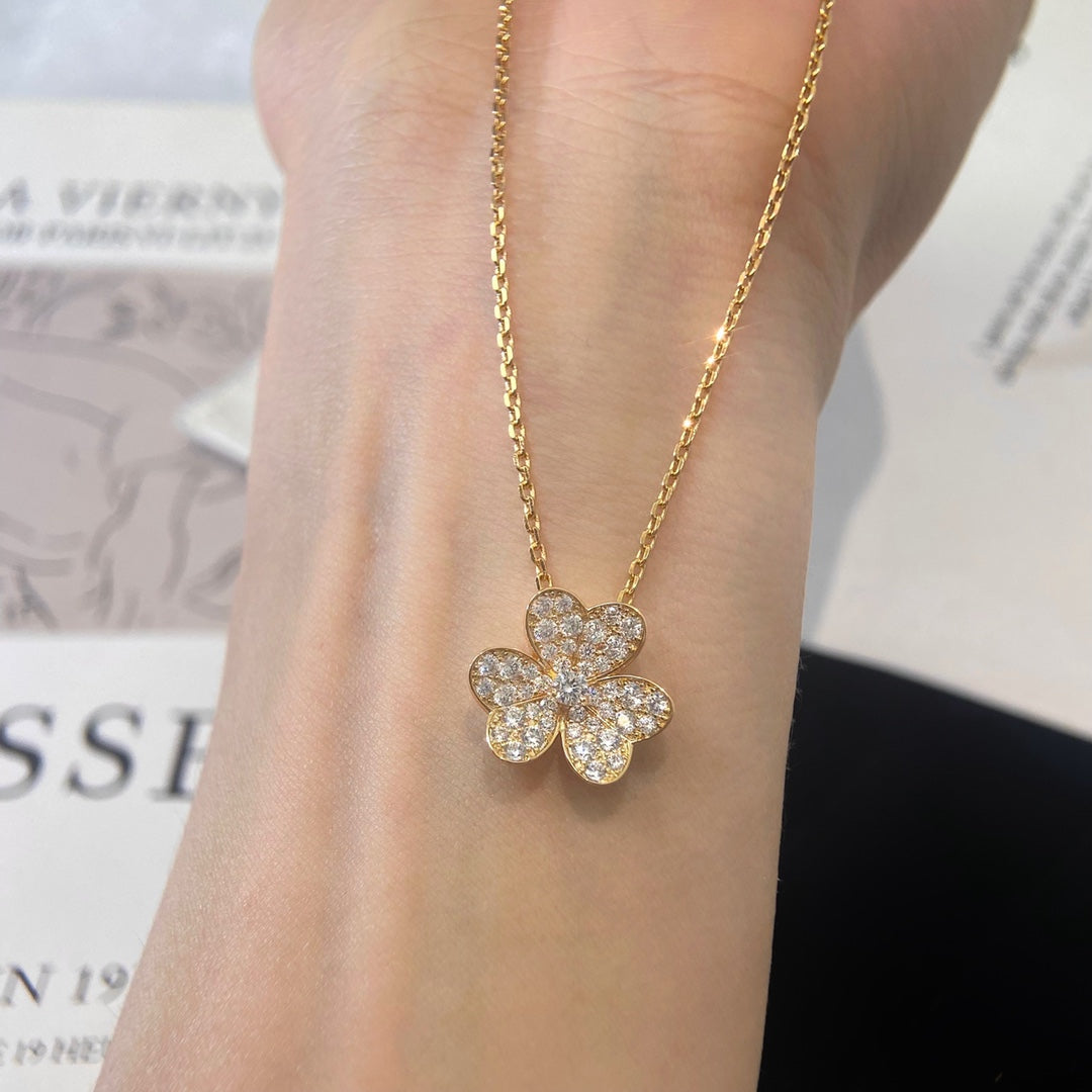 [Riva Jewelry]PAVÉ DIAMANT BLUMENANHÄNGER HALSKETTE