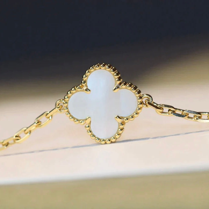 [Riva Jewelry ]CLOVER 20 MOTIFS WHITE MOP NECKLACE