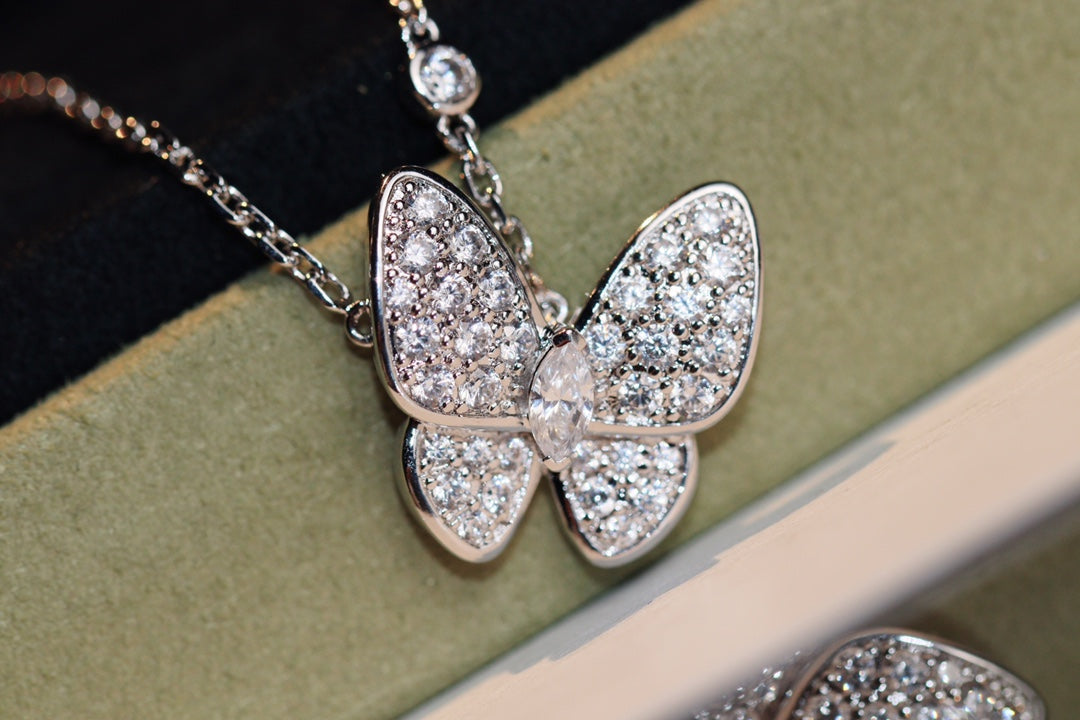 [Riva Jewelry]バタフライダイヤモンドチャームネックレス