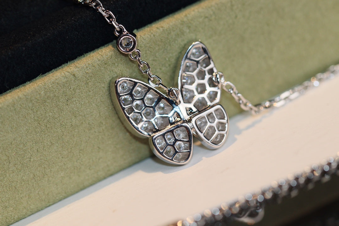[Riva Jewelry]バタフライダイヤモンドチャームネックレス