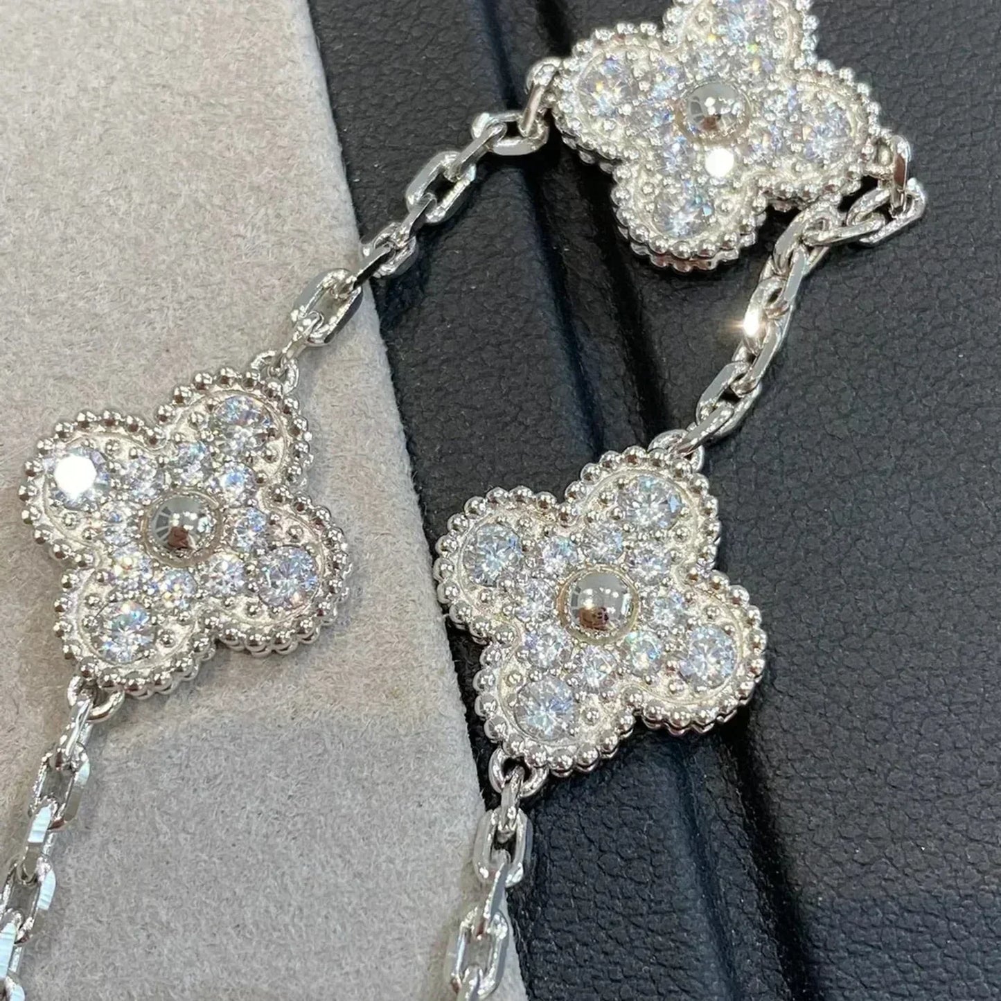 [Riva Jewelry]LUCKY CLOVER 5-MOTIF BRACELET - FULL-DIAMOND