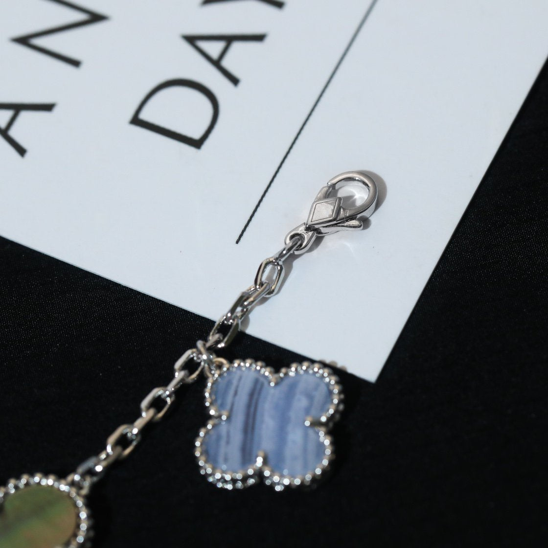 [Riva Jewelry ]CLOVER BRACELET 5 MOTIFS MOP CHALCEDONY SILVER