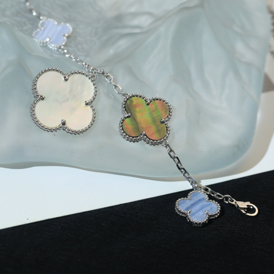 [Riva Jewelry ]CLOVER BRACELET 5 MOTIFS MOP CHALCEDONY SILVER