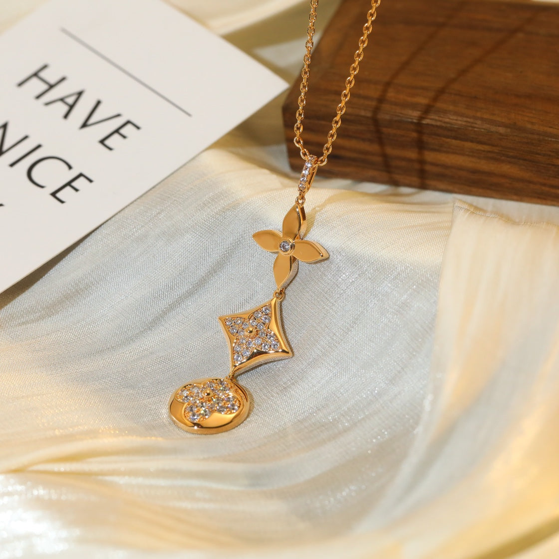 [Riva Jewelry ]STAR AND SUN DIAMOND PINK GOLD NECKLACE