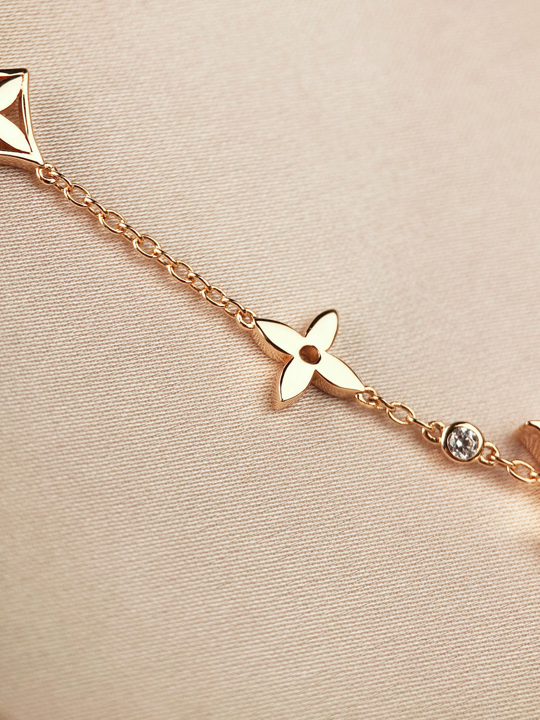[Riva Jewelry ]STAR AND SUN 7 MOTIFS GOLD BRACELET