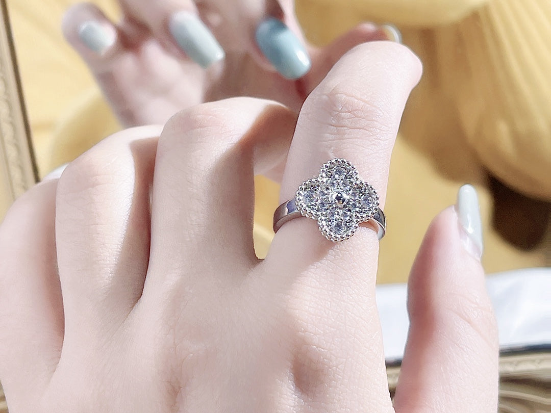 [Riva Jewelry ]CLOVER DIAMOND RING