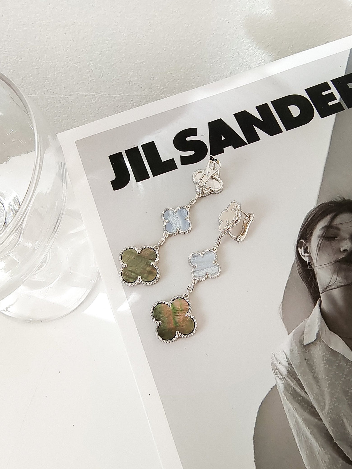 [Riva Jewelry ]CLOVER 3 MOTIFS CHALCEDONY DARK MOP SILVER EARRINGS