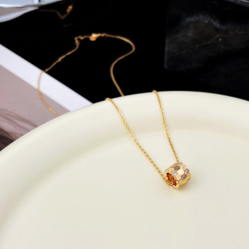 [Riva Jewelry]BIENEN-ANHÄNGER MINI-HALSKETTE MIT DIAMANTEN