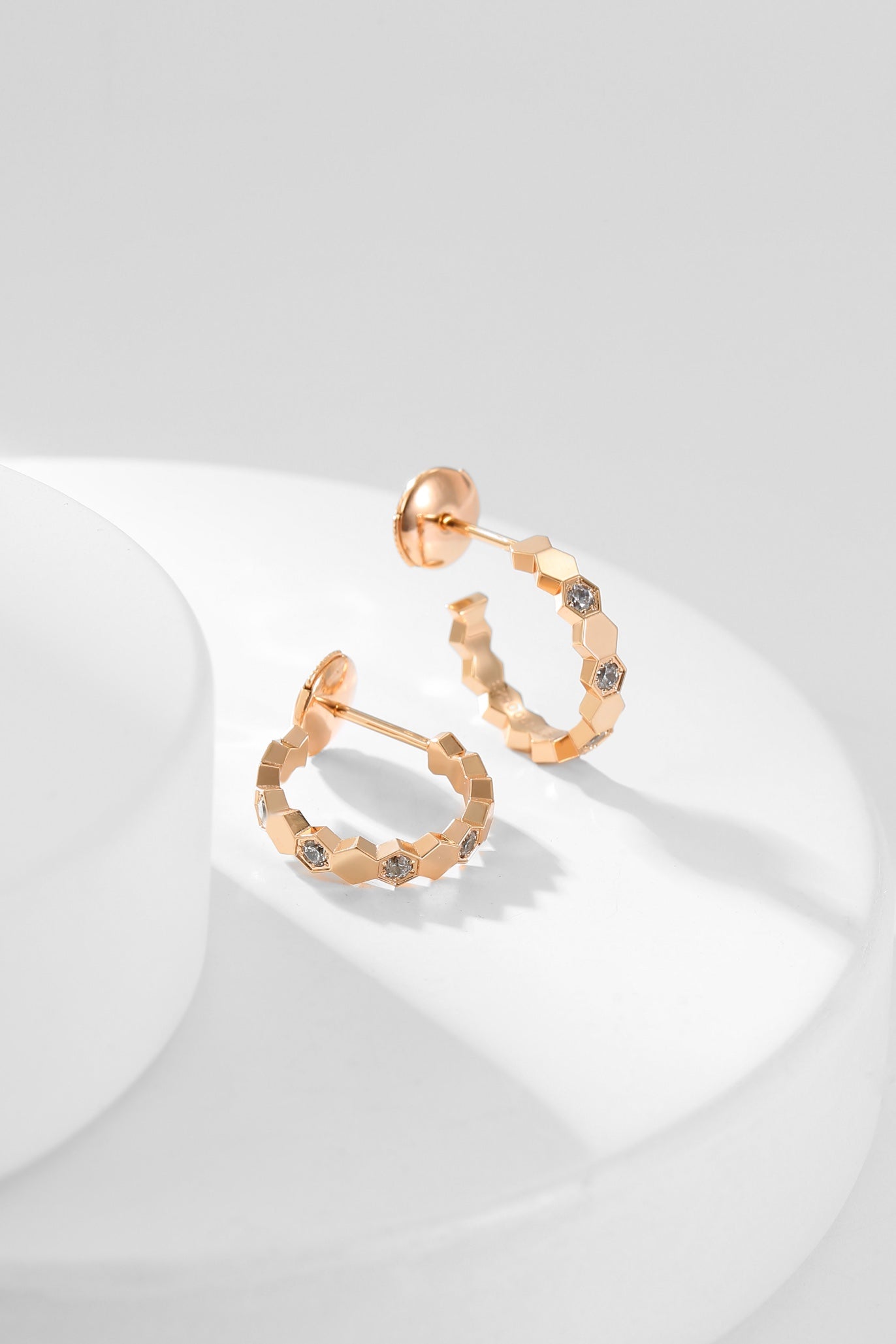 [Riva Jewelry]BIENENLIEBE DIAMANTEN-KREOLEN
