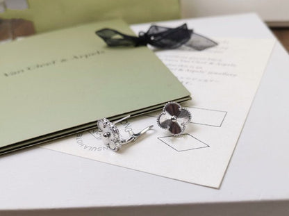 [Riva Jewelry ]CLOVER MEDIUM STUD EARRINGS