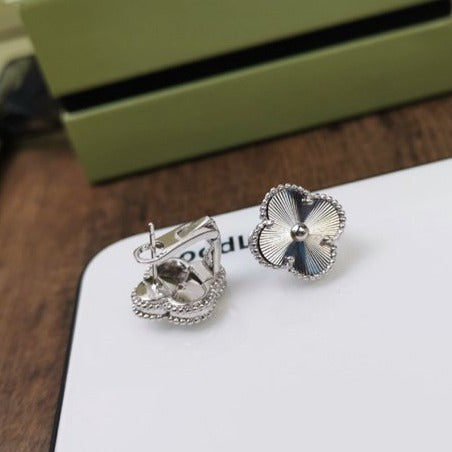 [Riva Jewelry ]CLOVER MEDIUM STUD EARRINGS