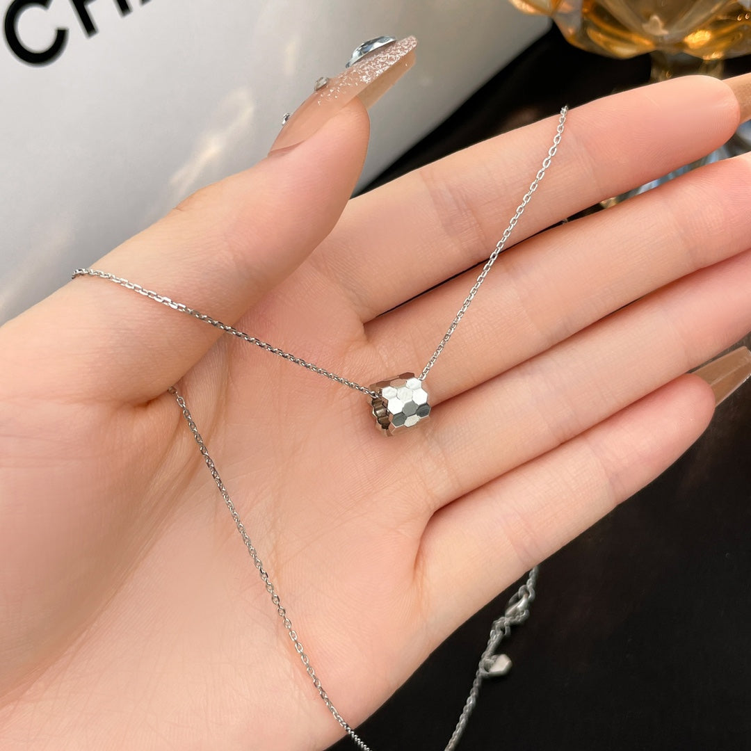 [Riva Jewelry ]BEE MINI NECKLACE