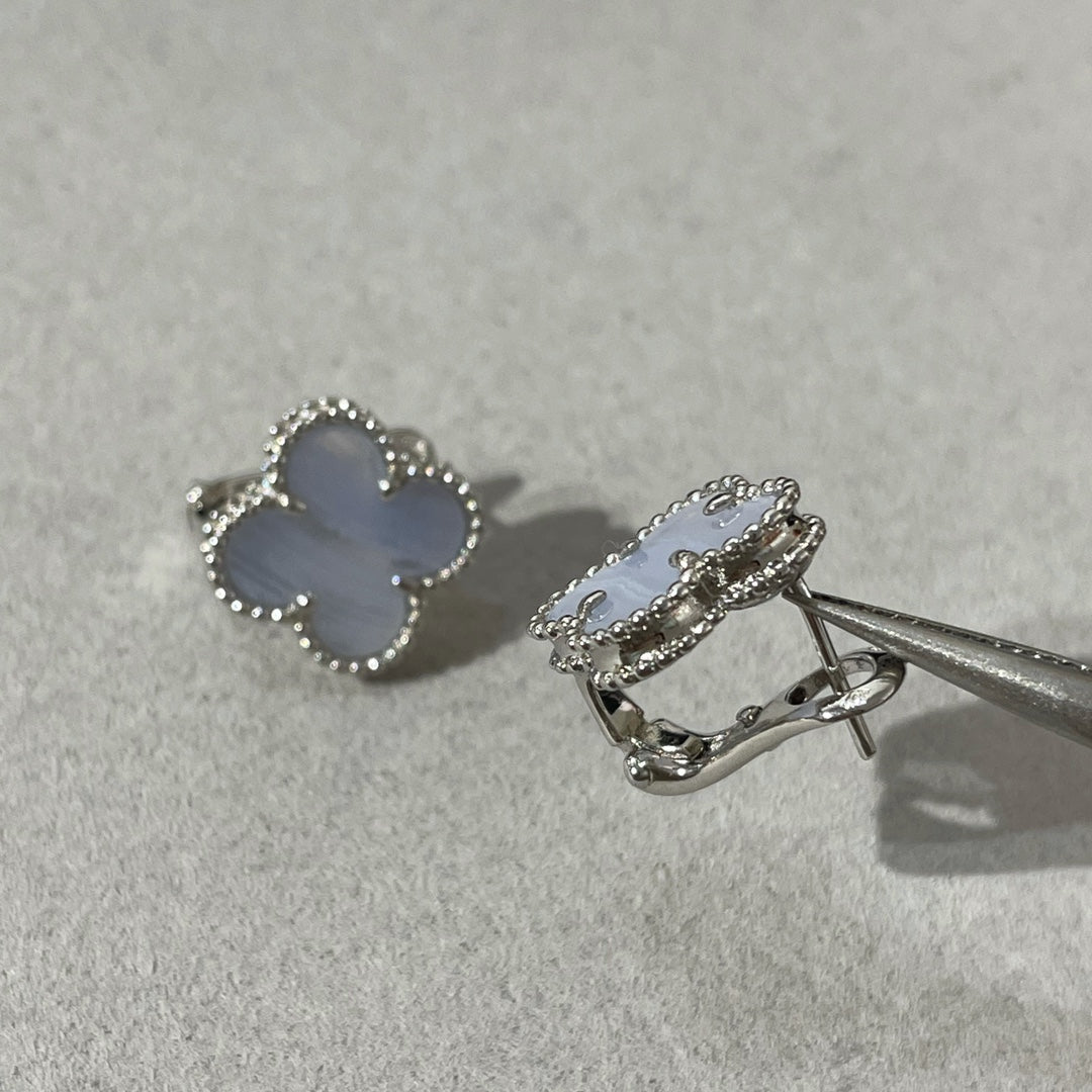 [Riva Jewelry ]CLOVER CHALCEDONY SILVER STUD EARRINGS