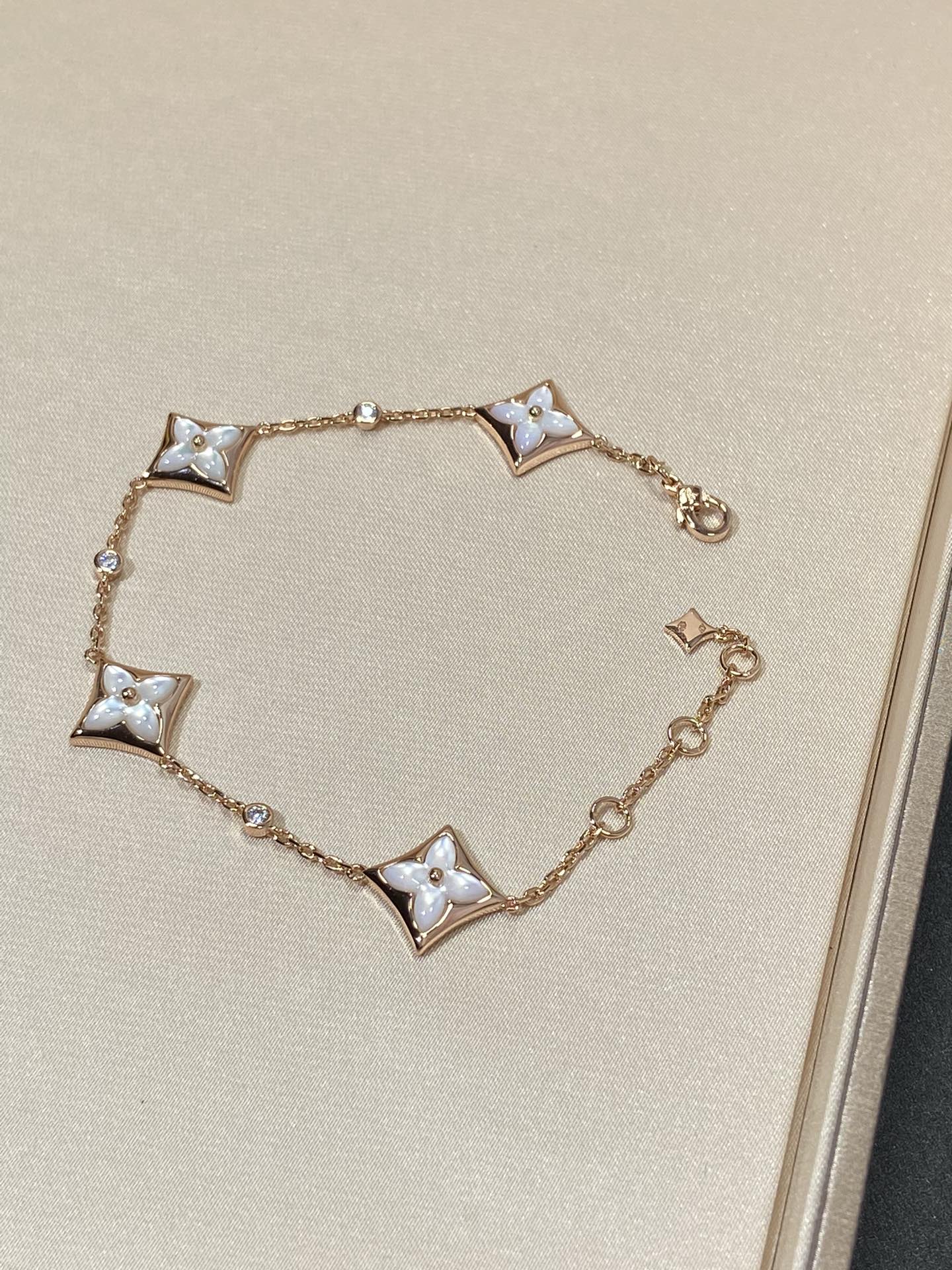 [Riva Jewelry]ARMBAND "STAR 4 MOTIF MOP DIAMOND ROSE GOLD"