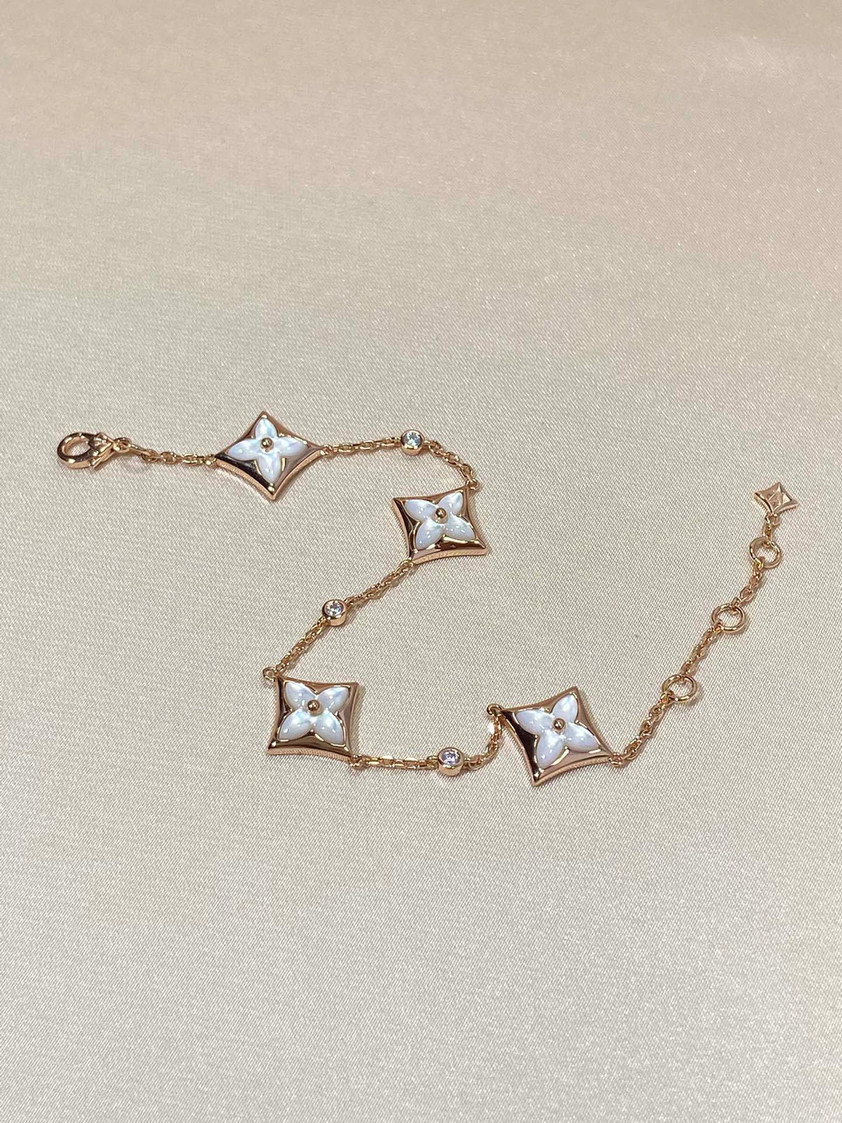 [Riva Jewelry ]STAR 4 MOTIF MOP DIAMOND PINK GOLD BRACELET