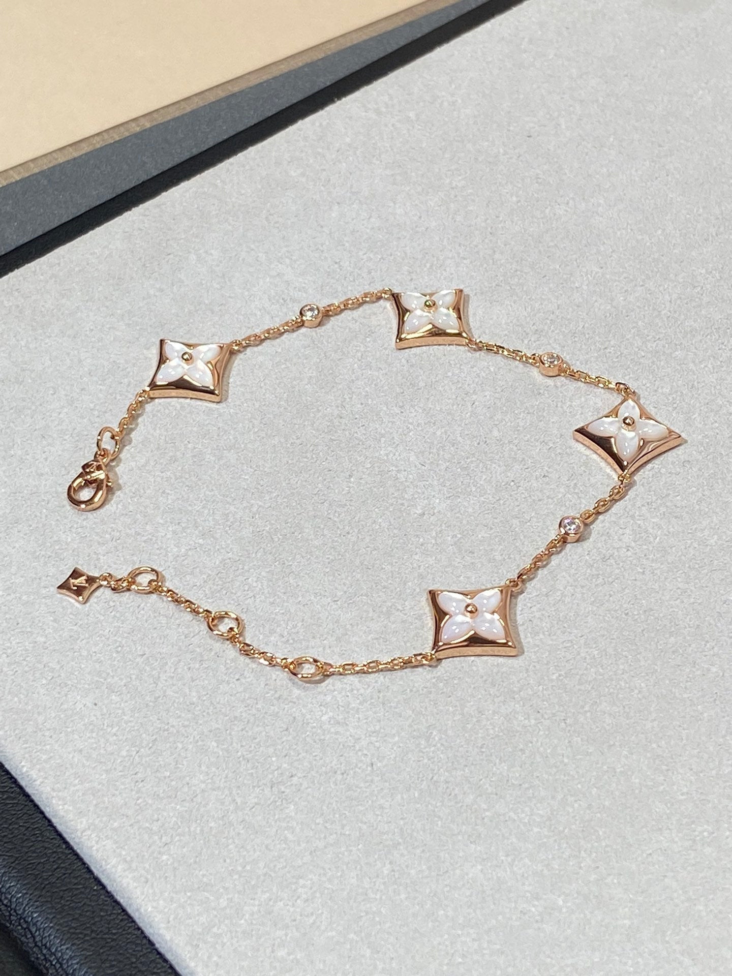 [Riva Jewelry]ARMBAND "STAR 4 MOTIF MOP DIAMOND ROSE GOLD"